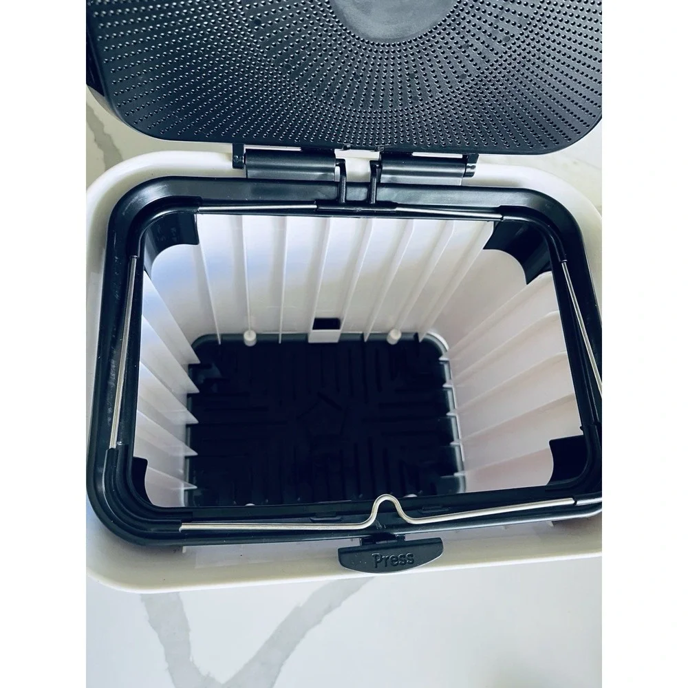 Full Circle Fresh Air Odor Free Kitchen Compost Collector White/Black 1.5 Gallon